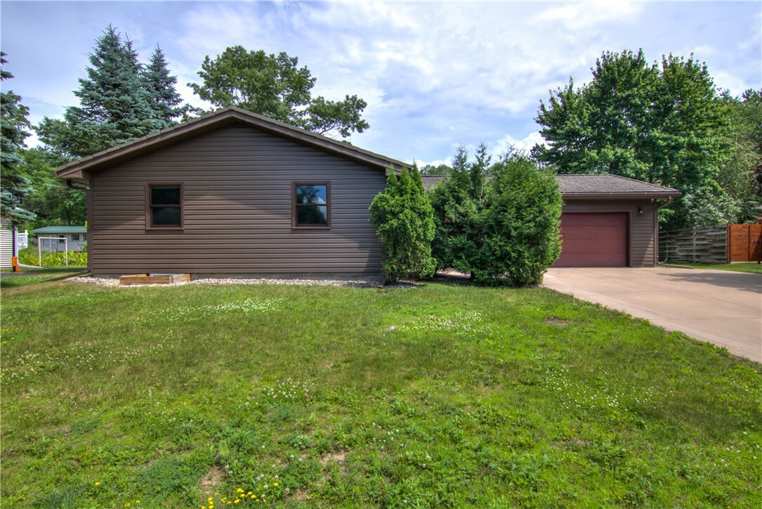 2025 Severson Street  Eau Claire WI 54703 photo