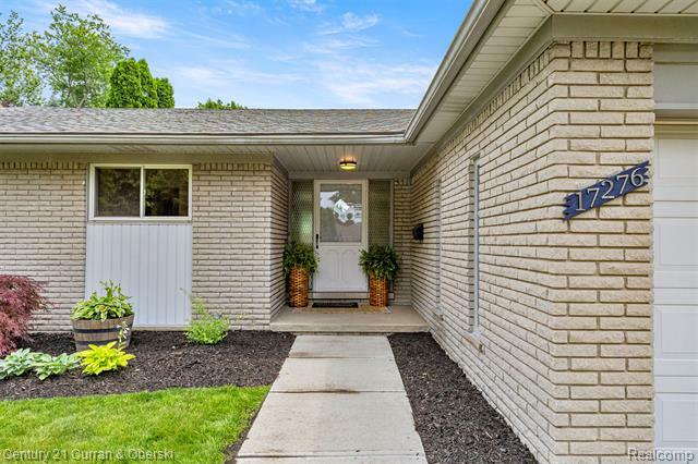 Property Photo: 17276 Midway Avenue MI 48101