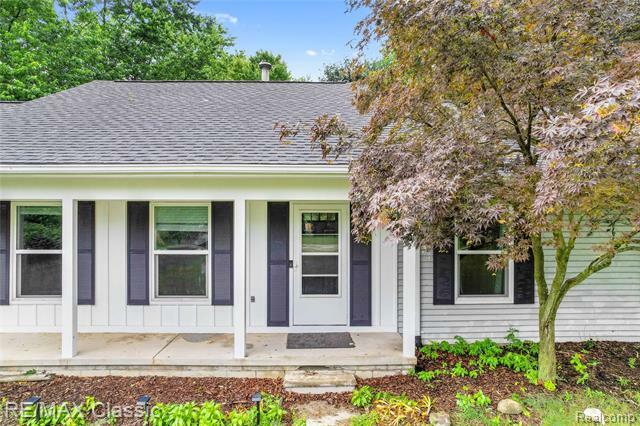 Property Photo: 24723 Glenda Street MI 48375