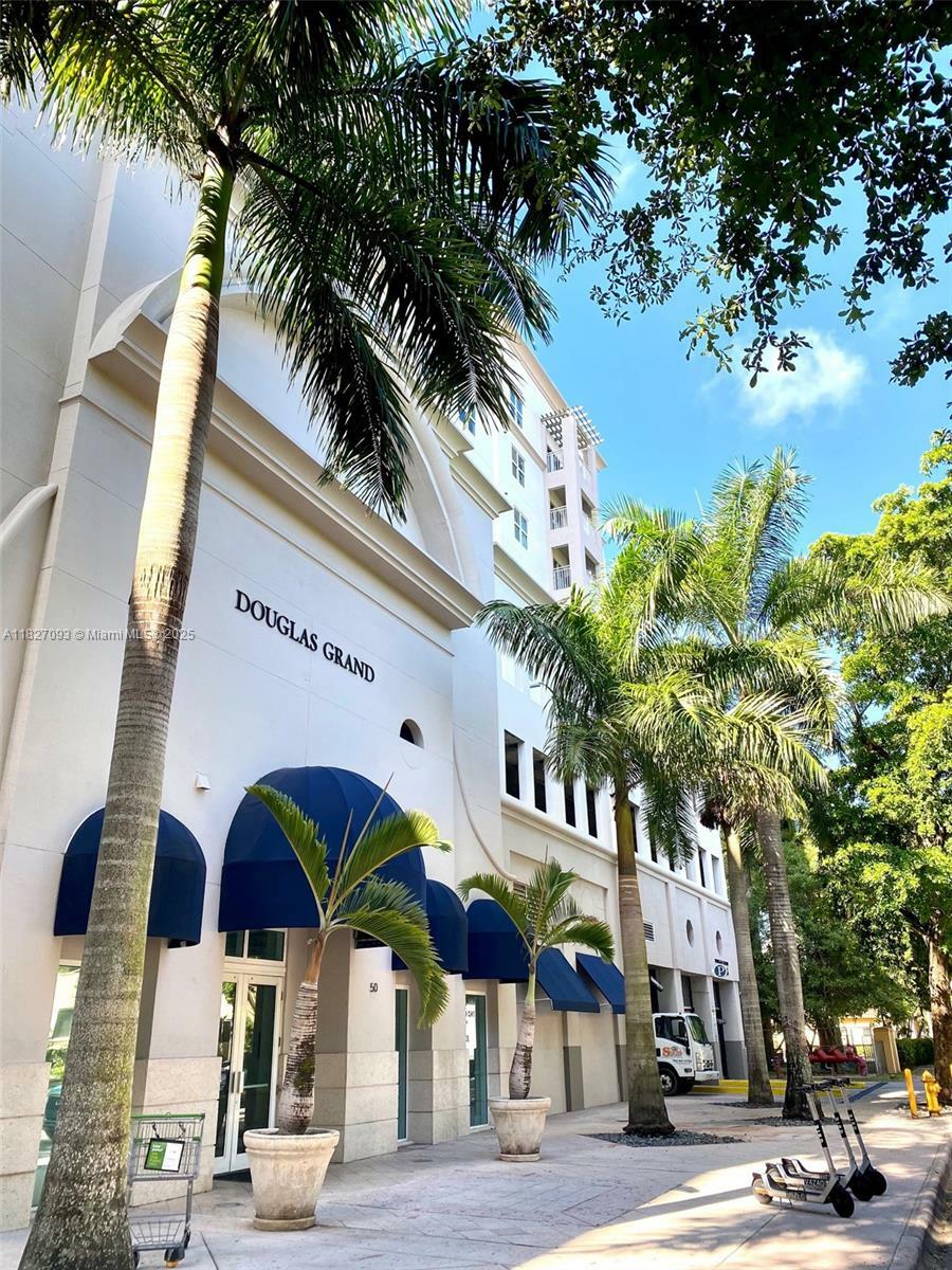 Property Photo: 50 Menores Ave 711 FL 33134