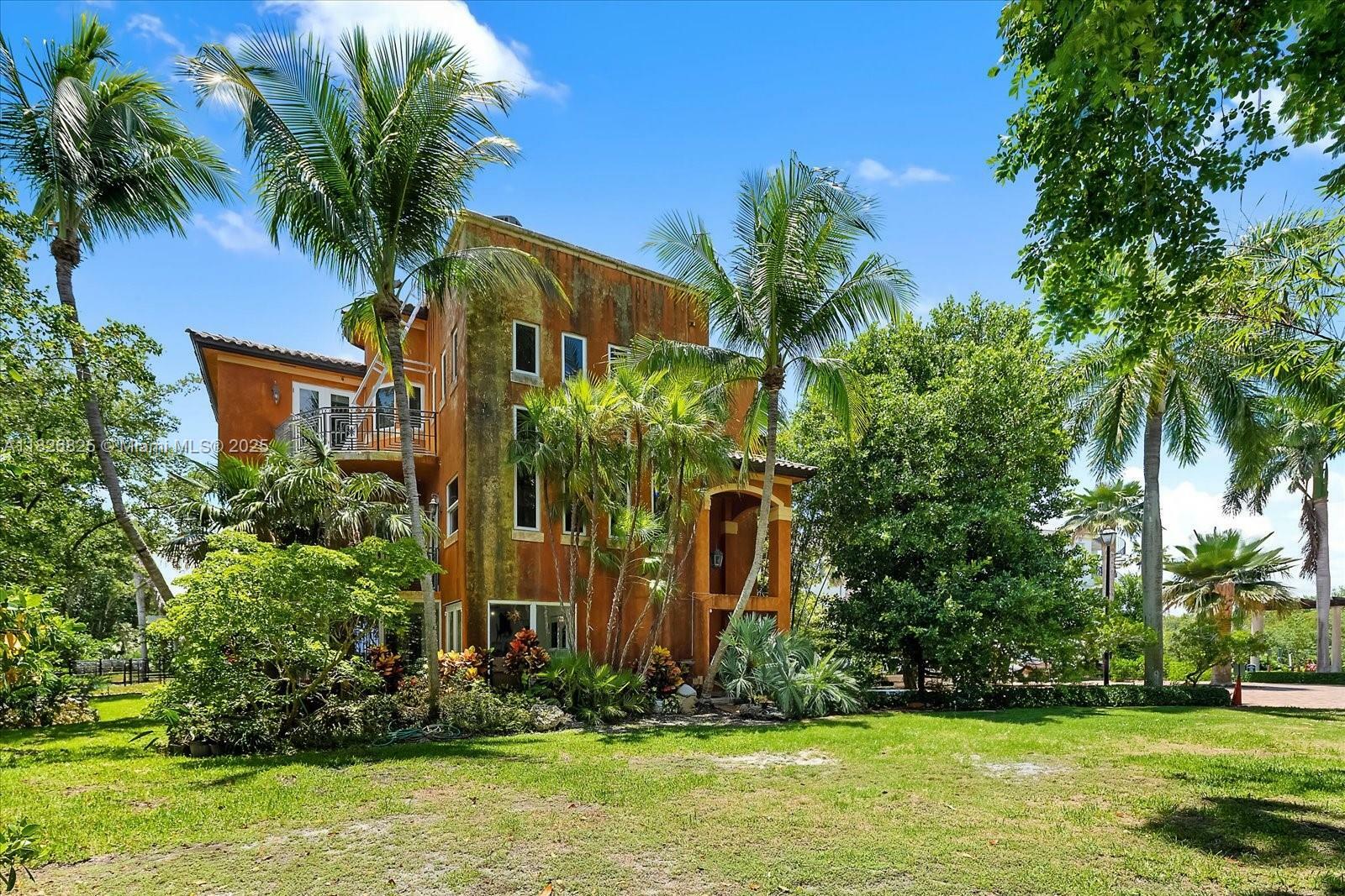 Property Photo: 5843 Paradise Point Dr FL 33157
