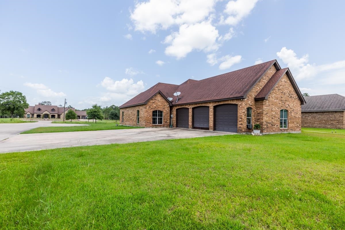 Property Photo:  6805 Aquarius  TX 77662 