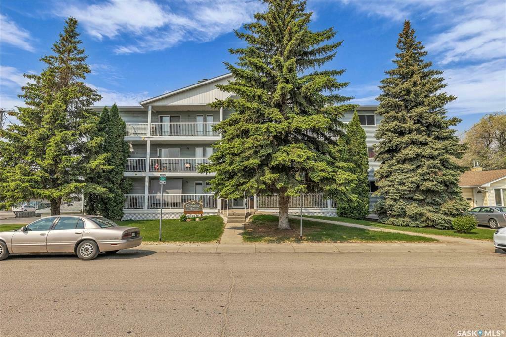 Property Photo: 918 Argyle Avenue 301 SK S7H 2W1
