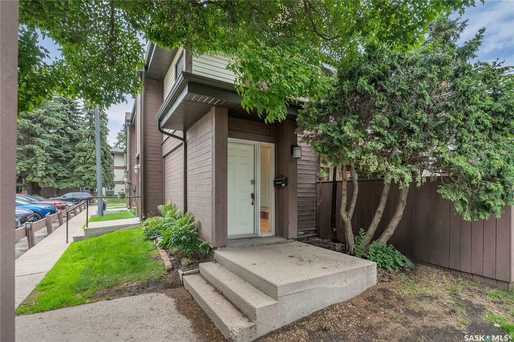 Property Photo: 441 Pendygrasse Road 202 SK S7M 5C1