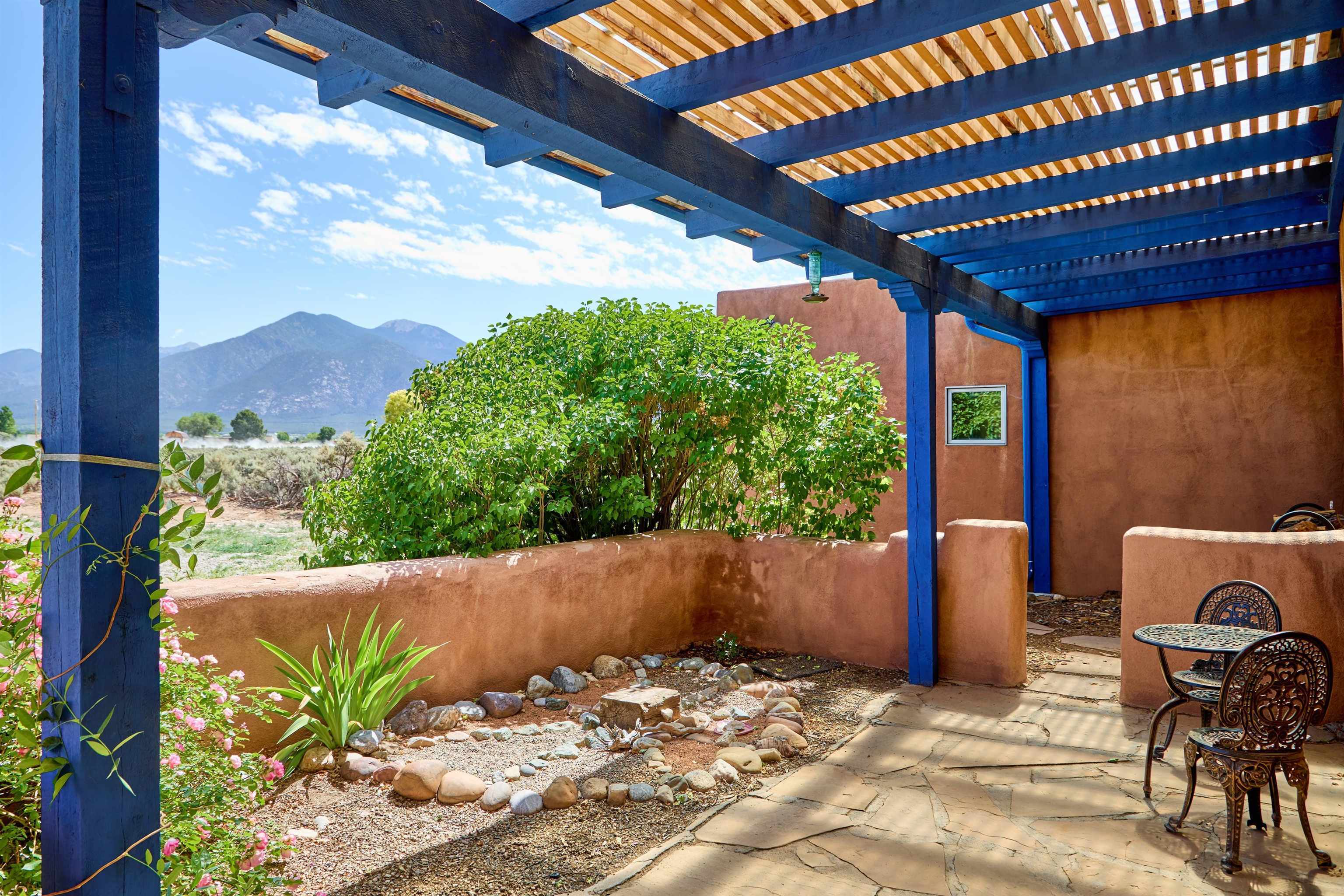 Property Photo: 26 Eototo Rd NM 87529-0000