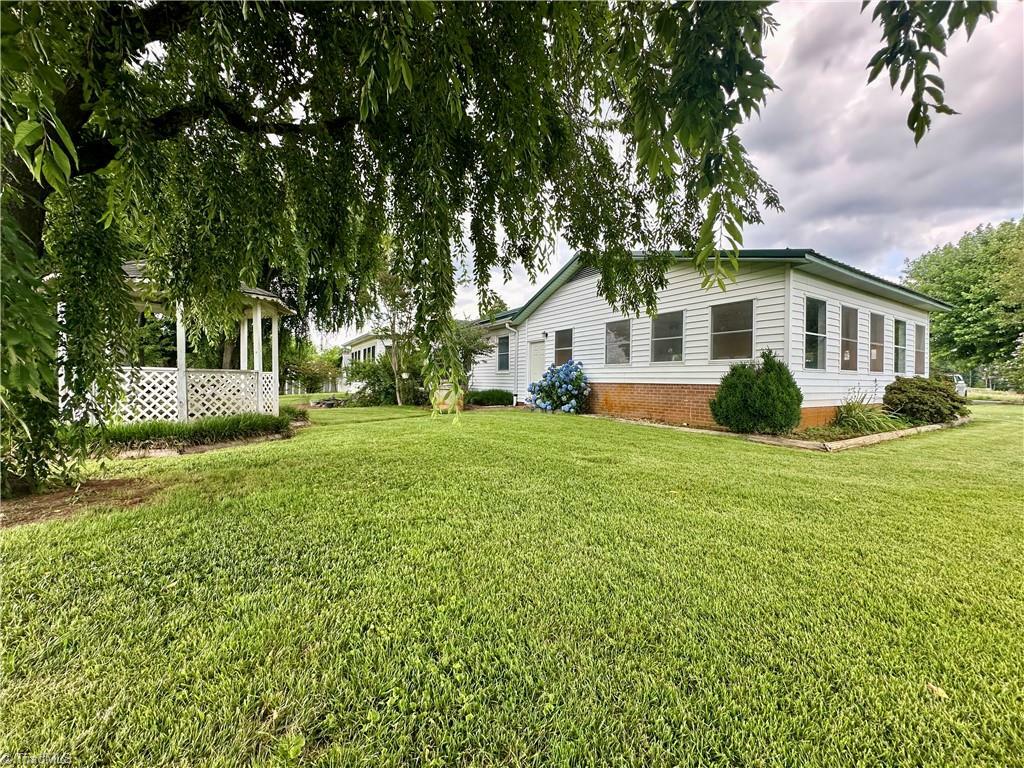 Property Photo: 1717 Byrd Road NC 28669