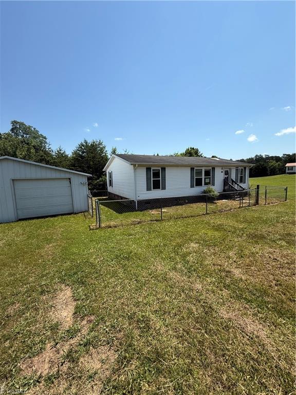 Property Photo: 1010 Kayla Ridge Road NC 27052