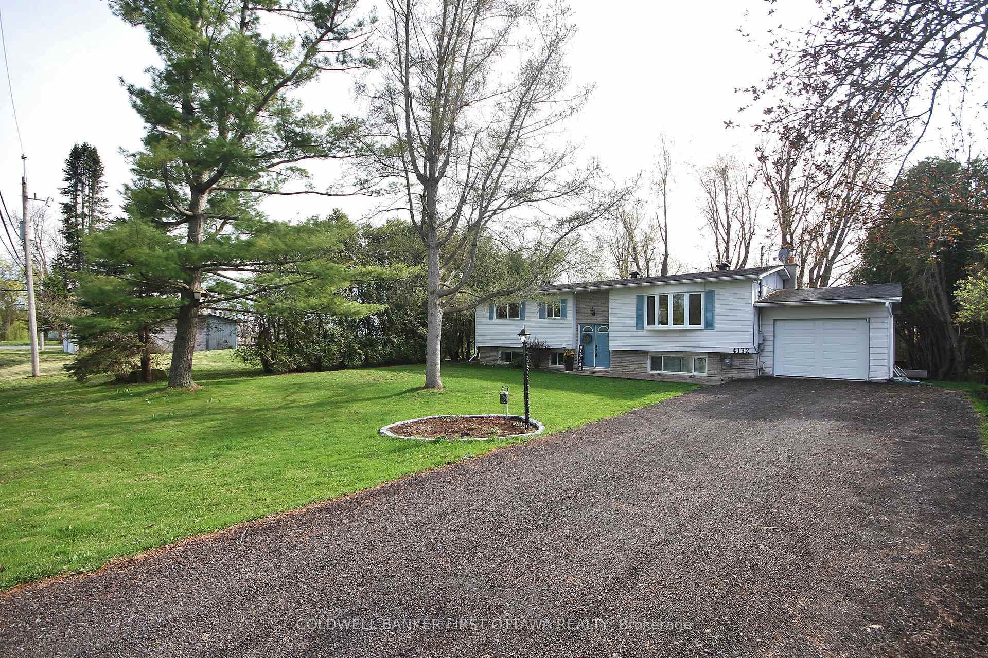 Property Photo: 4132 Broadway Street ON K0A 3J0