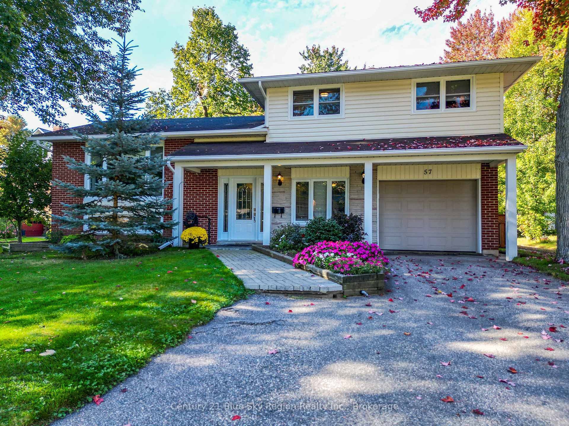 Photo de la propriété:  57 Campbell Avenue  ON P1A 1V5 