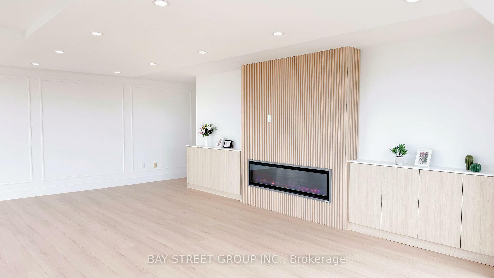 Property Photo: 1 Clark Avenue W 1509 ON L4J 7Y6