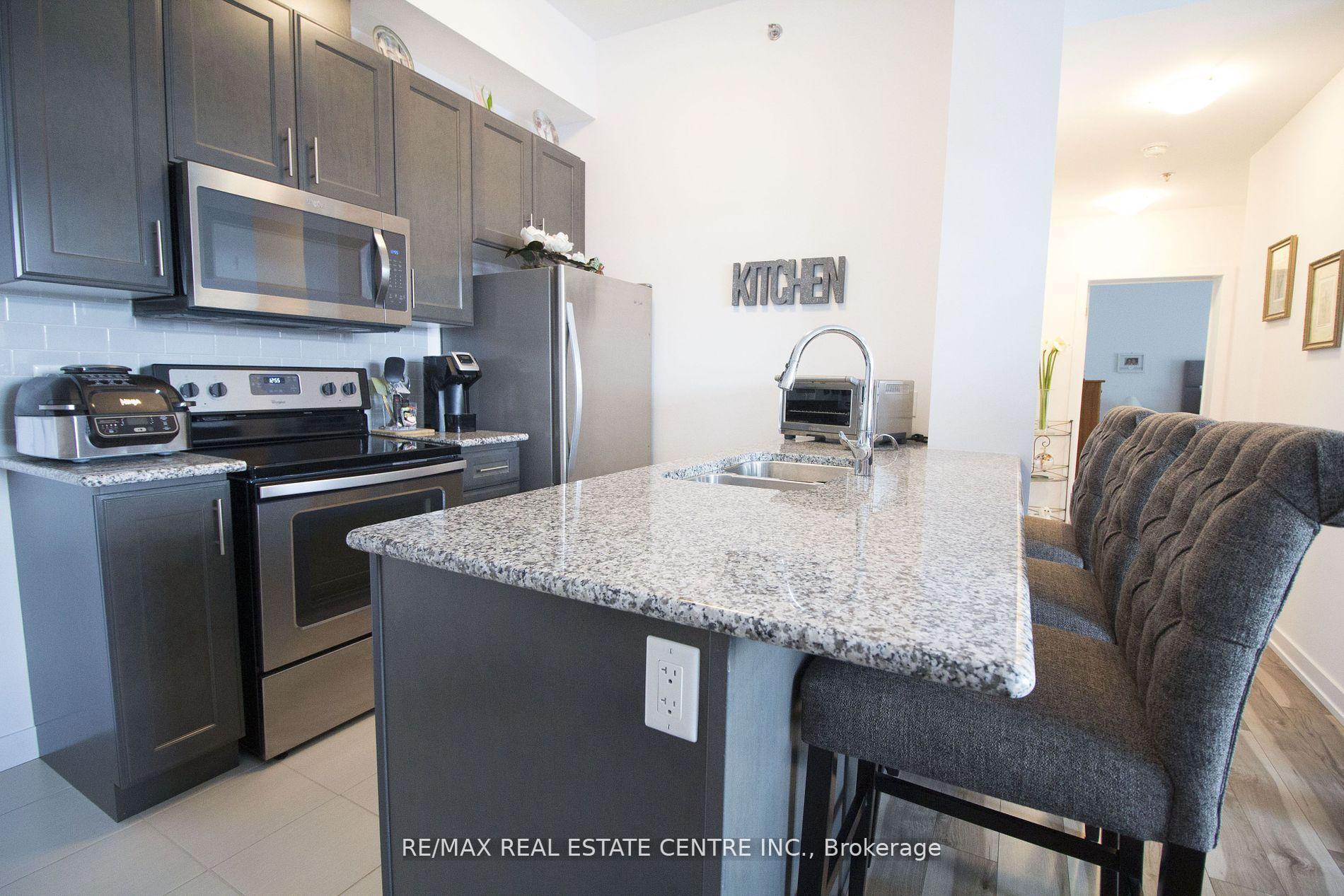 Property Photo: 2486 Old Bronte Road 803 ON L6M 0Y4