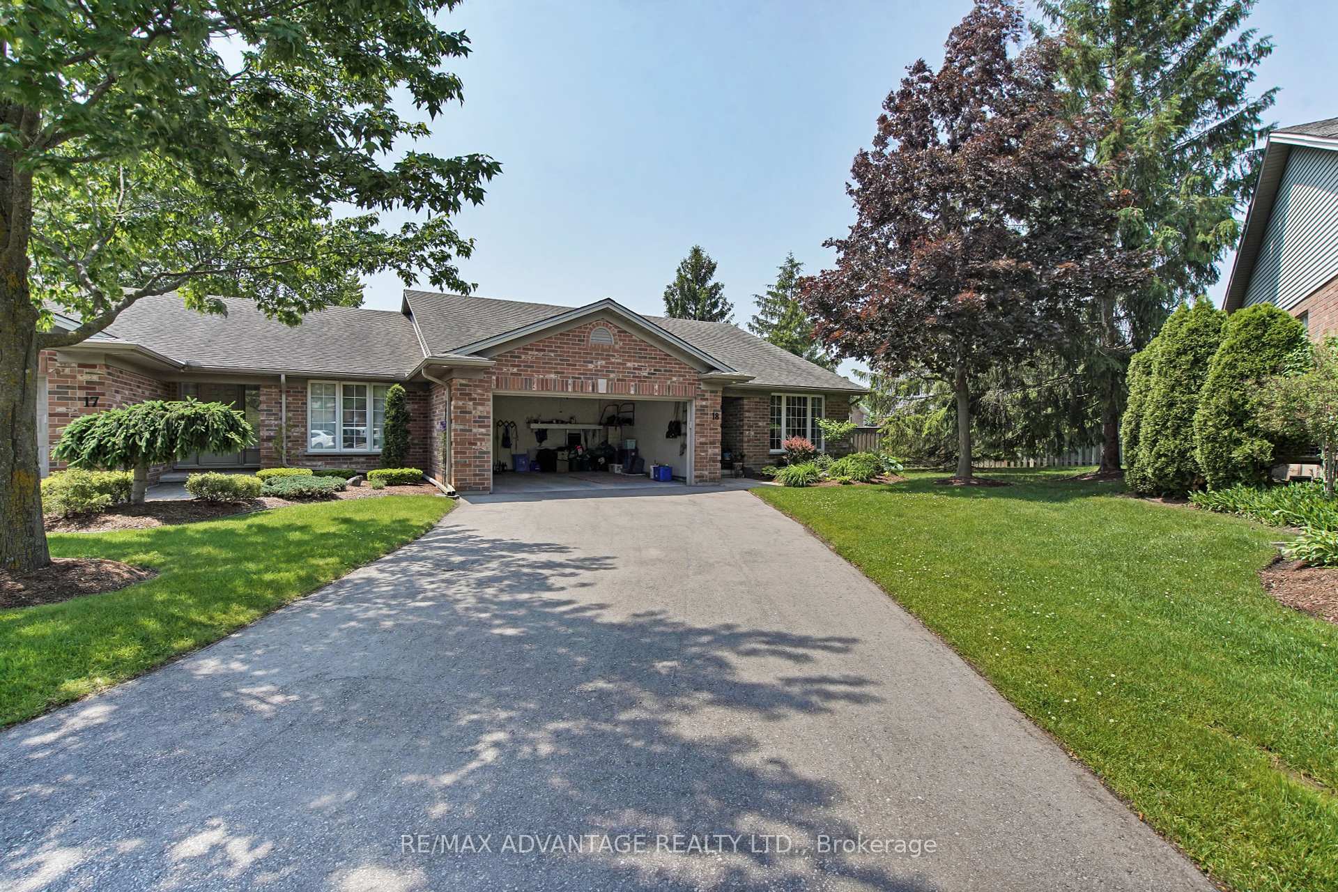 Property Photo: 1755 Louise Boulevard 18 ON N6G 5G4