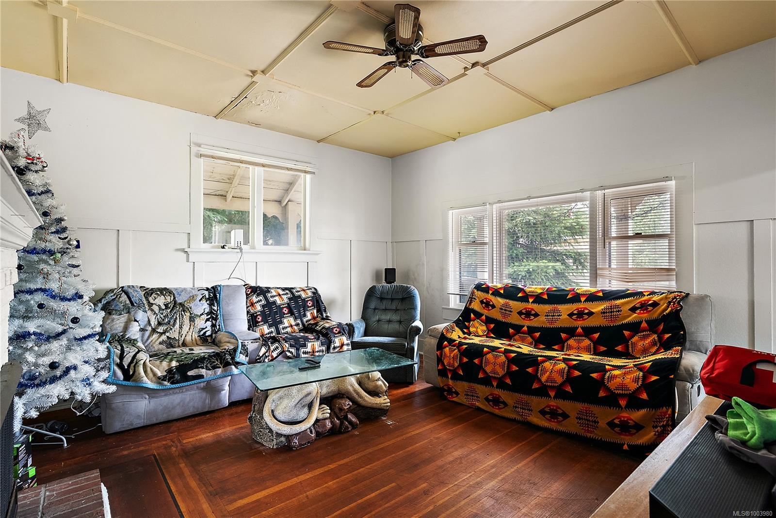 Property Photo: 3749 Quadra St BC V8X 1H5