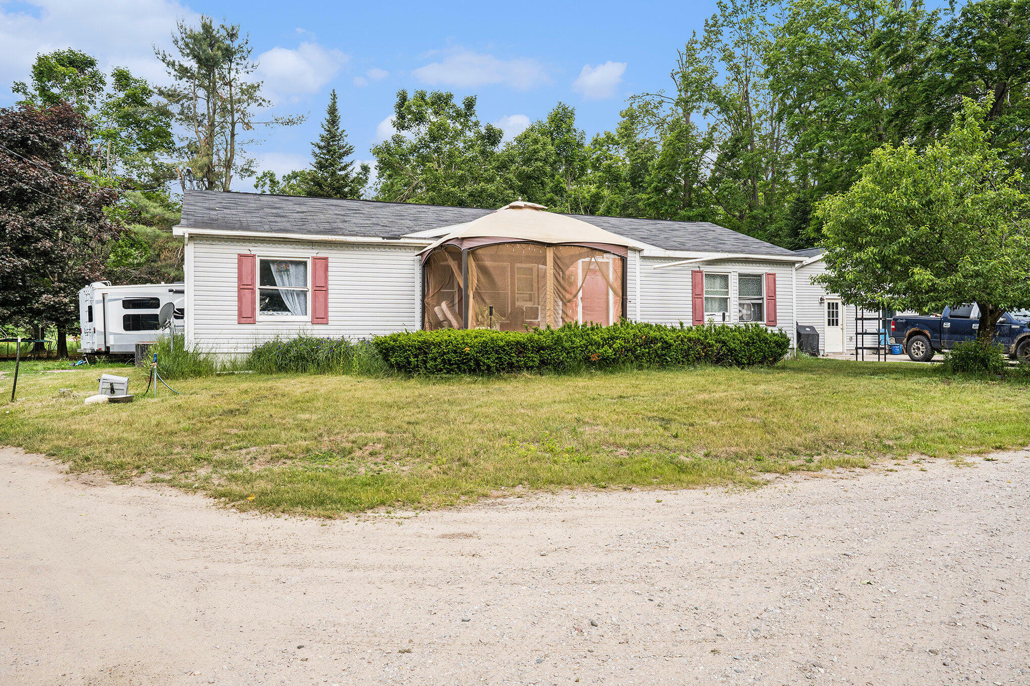 Property Photo: 6304 Old 27 MI 49795