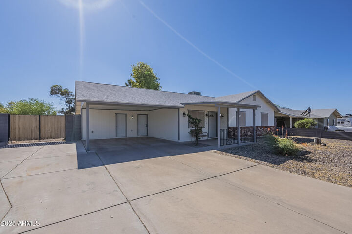 Property Photo: 643 N 92nd Place AZ 85207