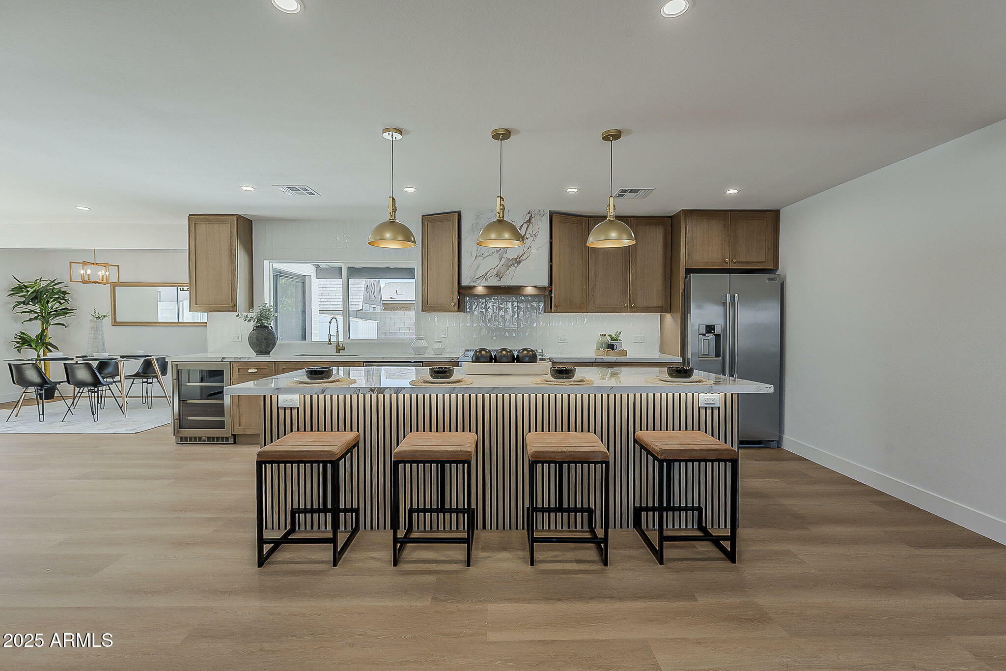 Property Photo: 5028 W Shangri La Road AZ 85304