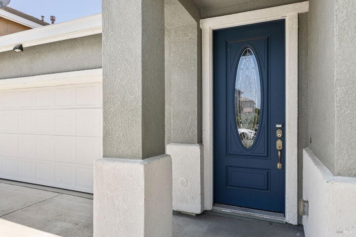 Property Photo: 448 Potters Lane CA 95687