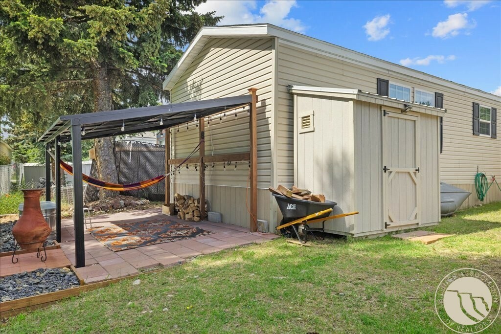 Property Photo: 1012 Coutts Ave MT 59068