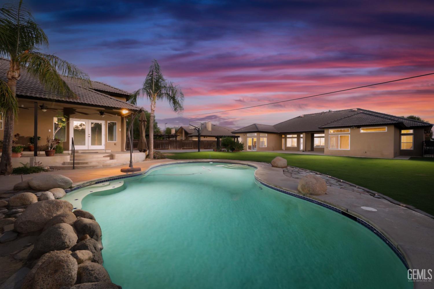 Property Photo: 15520 Arabella Avenue CA 93314
