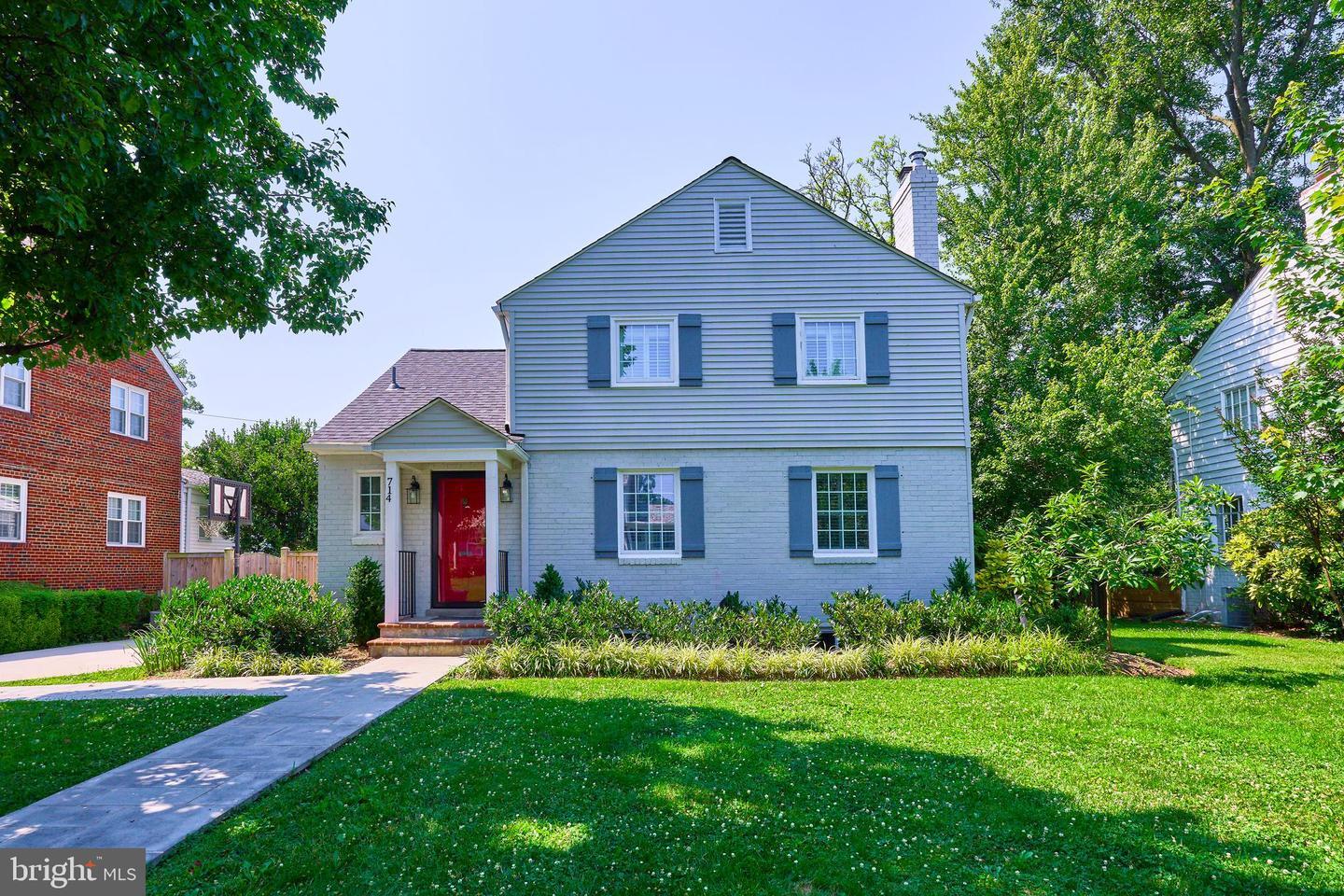 Property Photo: 714 Grand View Drive VA 22305