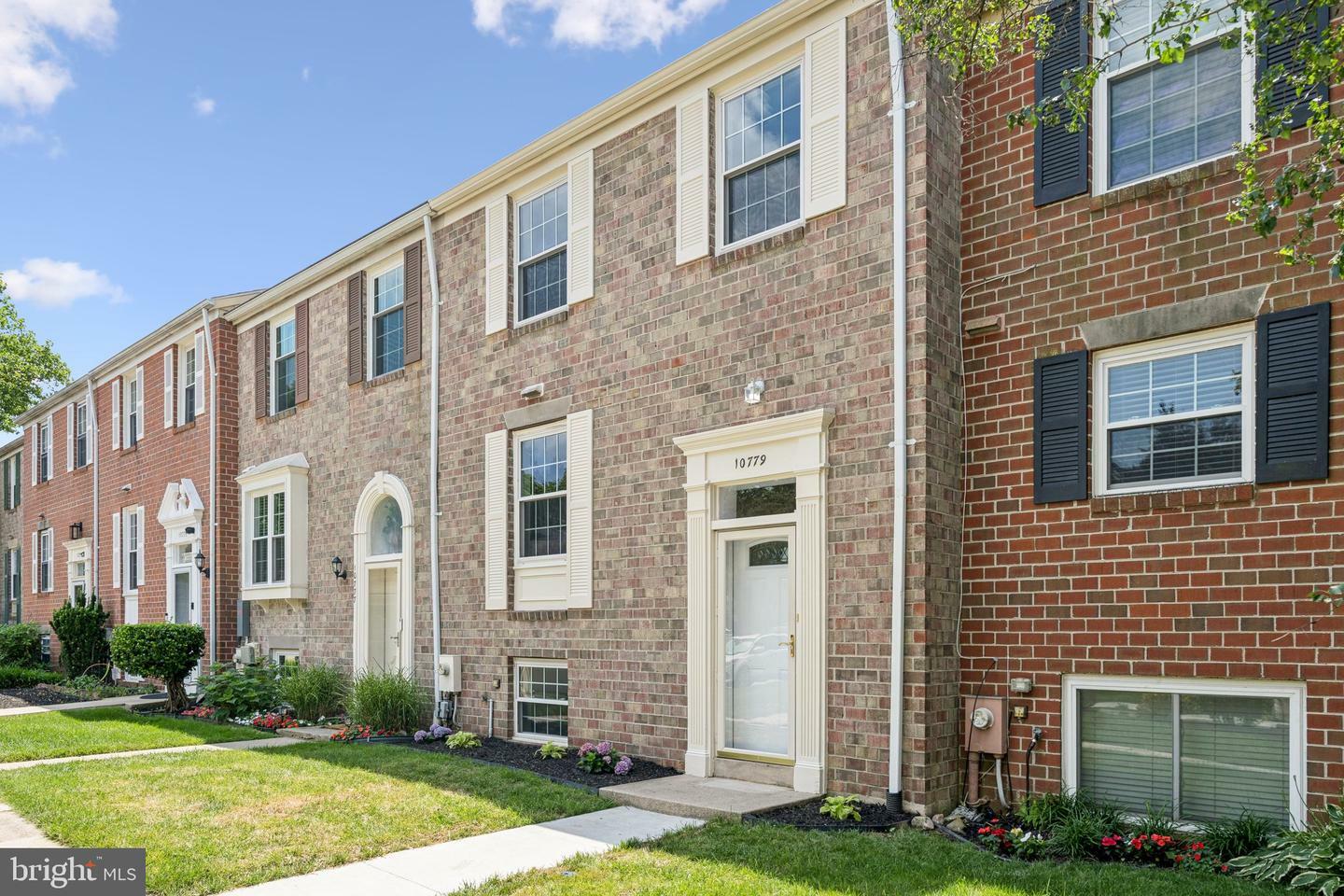 Property Photo: 10779 Cordage Walk MD 21044