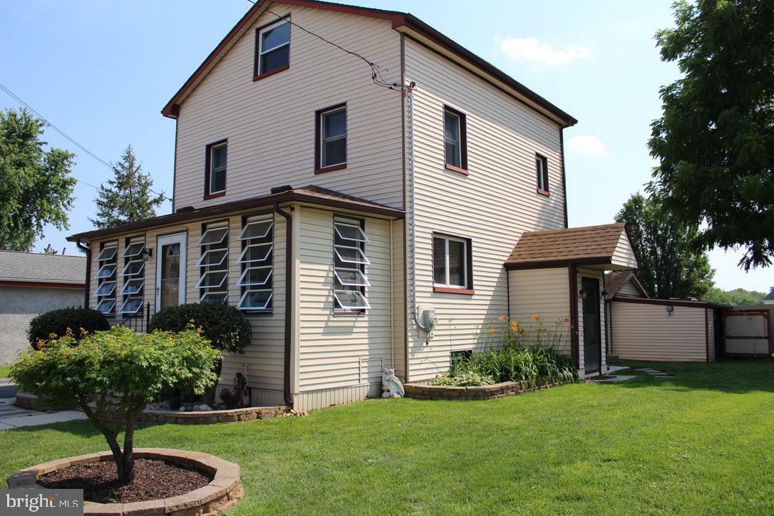 Property Photo: 361 Amosland Road PA 19043