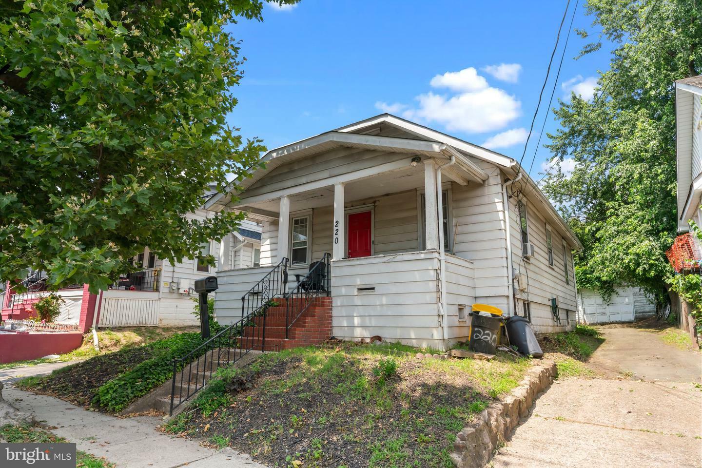 220 Homecrest Avenue  Ewing NJ 08638 photo