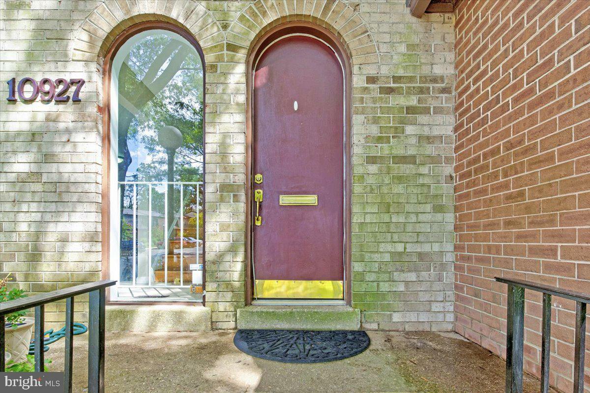 Property Photo: 10927 Deborah Drive MD 20854