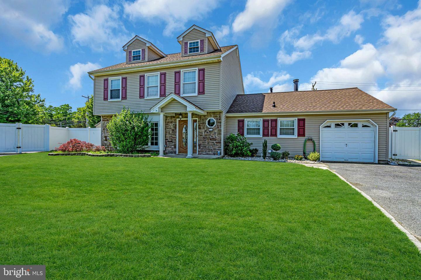 3 Rachel Court  Howell NJ 07731 photo