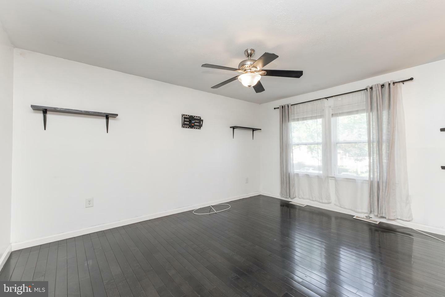 Property Photo: 1103 Pembroke Court MD 20602
