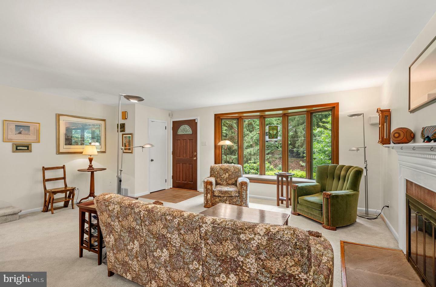 Property Photo: 552 Brookwood Road PA 19087