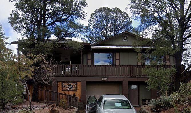 Property Photo:  