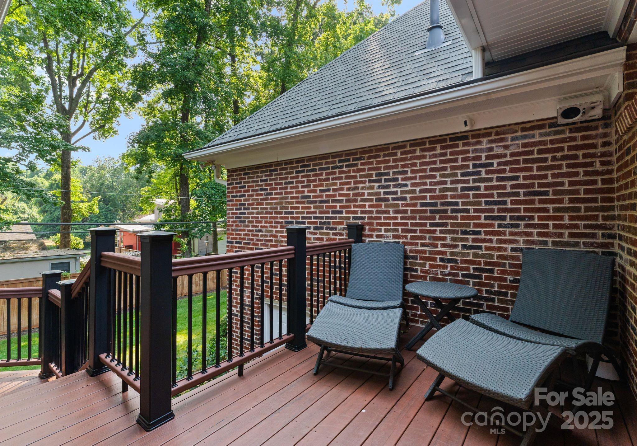 Property Photo: 2100 Chesterfield Avenue NC 28205