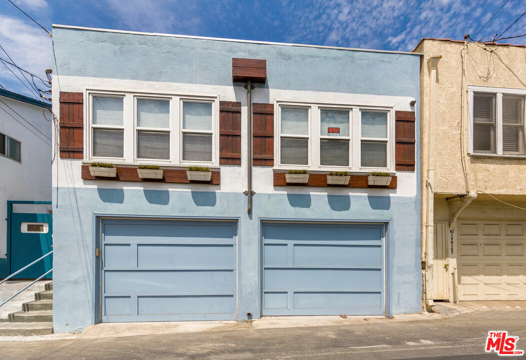 Property Photo: 38 Sunset Ave CA 90291