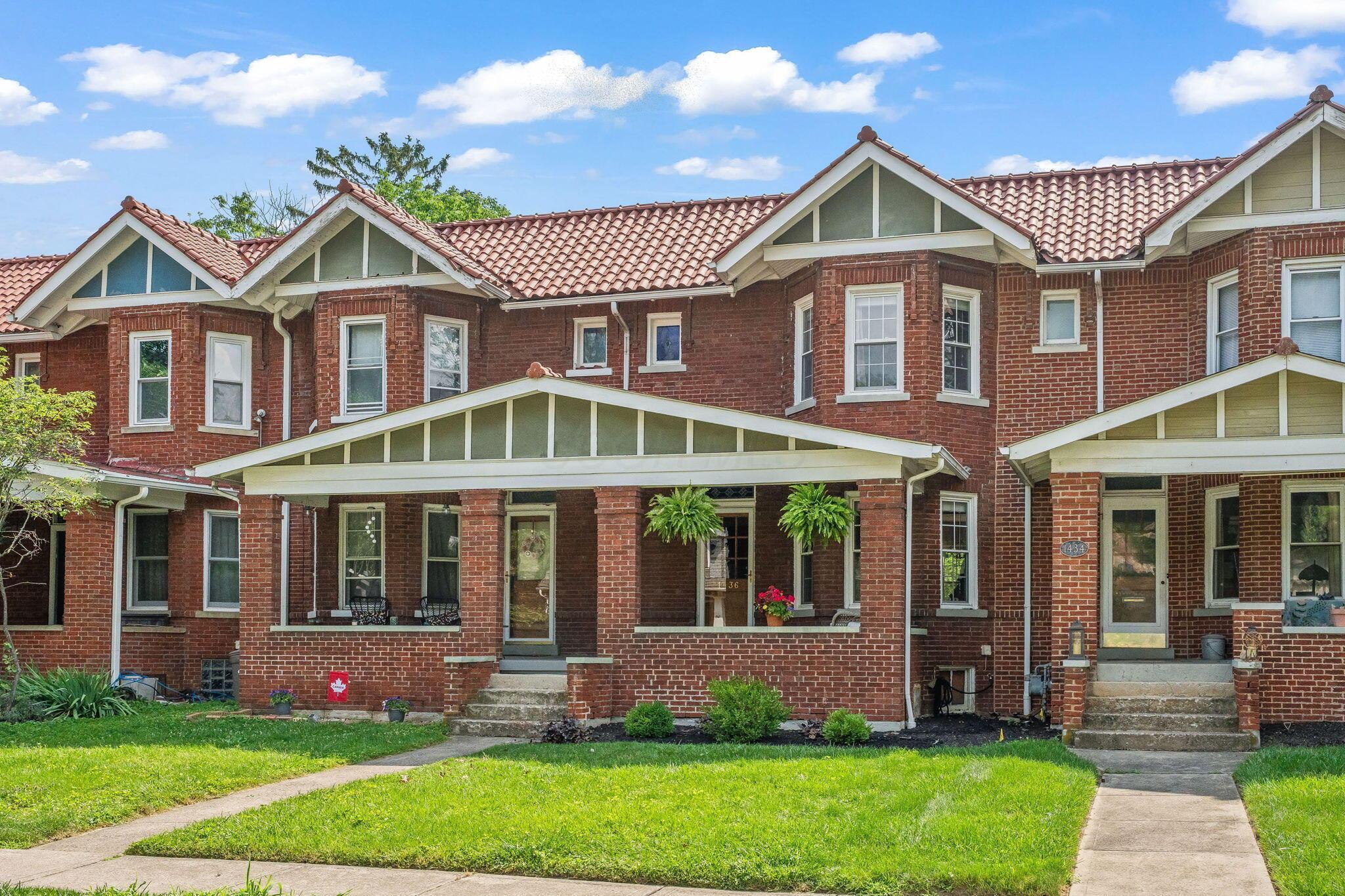 Property Photo: 1436 Wyandotte Road OH 43212