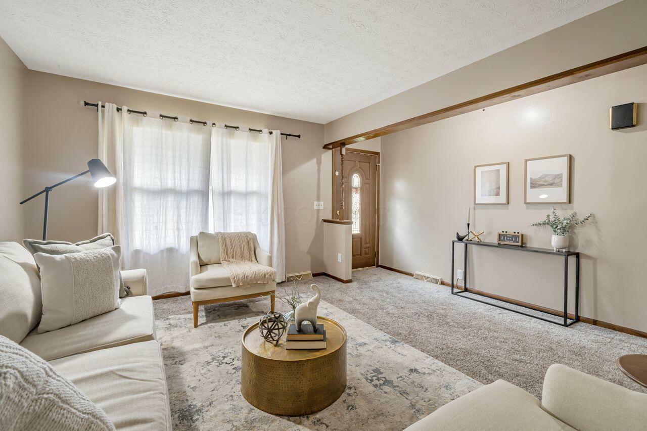 Property Photo: 7472 Davis Road OH 43026