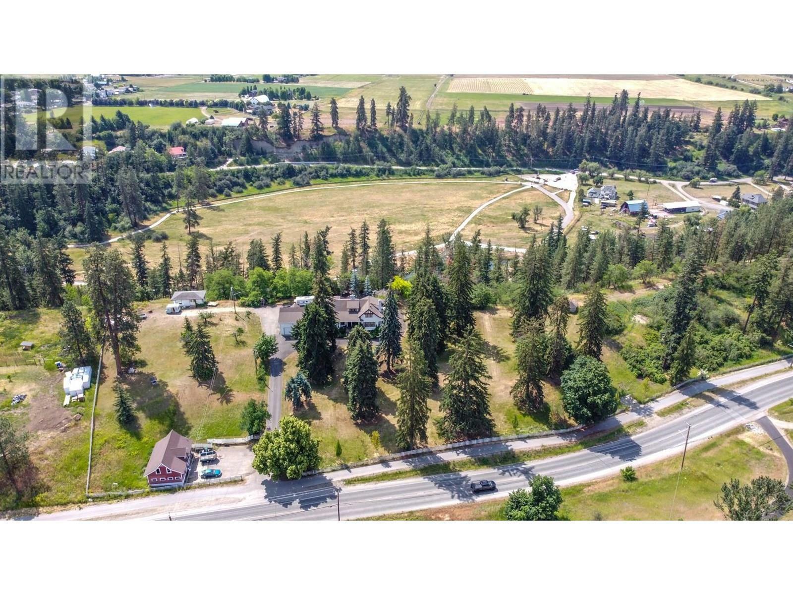 Photo de la propriété: 5482 Silver Star Road BC V1B 3K4