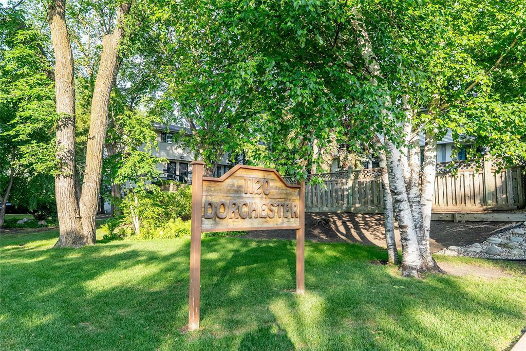 Property Photo: 1120 Dorchester Avenue MB R3M 0S4