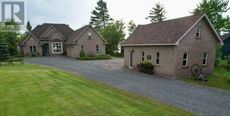 Property Photo: 857 Sunnyside Beach Rd ON P6A 6K4