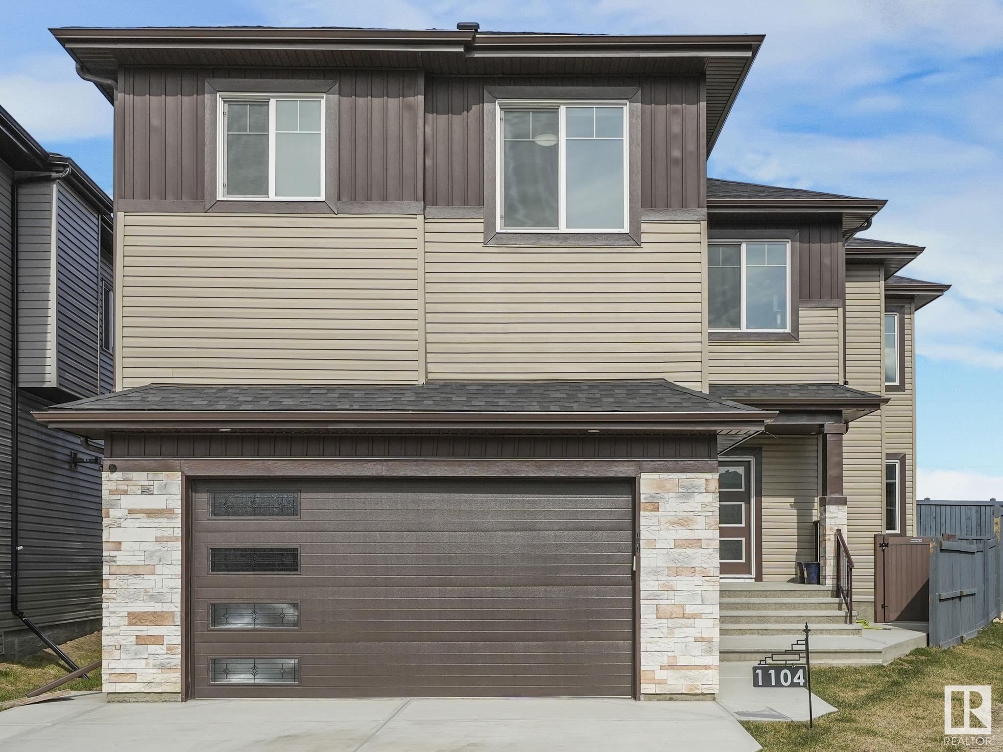 1104 152 Avenue NW  Edmonton AB T5Y 4C8 photo