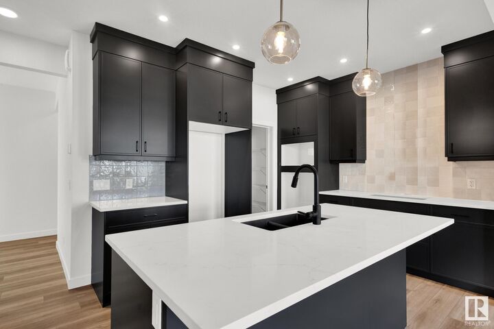 Photo de la propriété:  3535 Erlanger Link Link NW  AB T6M 1J5 
