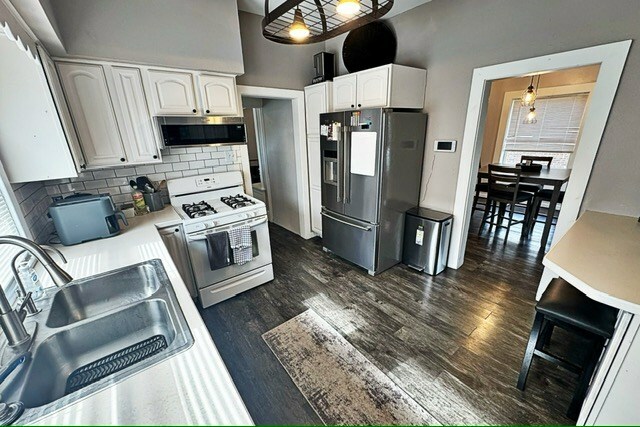 Property Photo: 2022 9th Ave S IA 50501