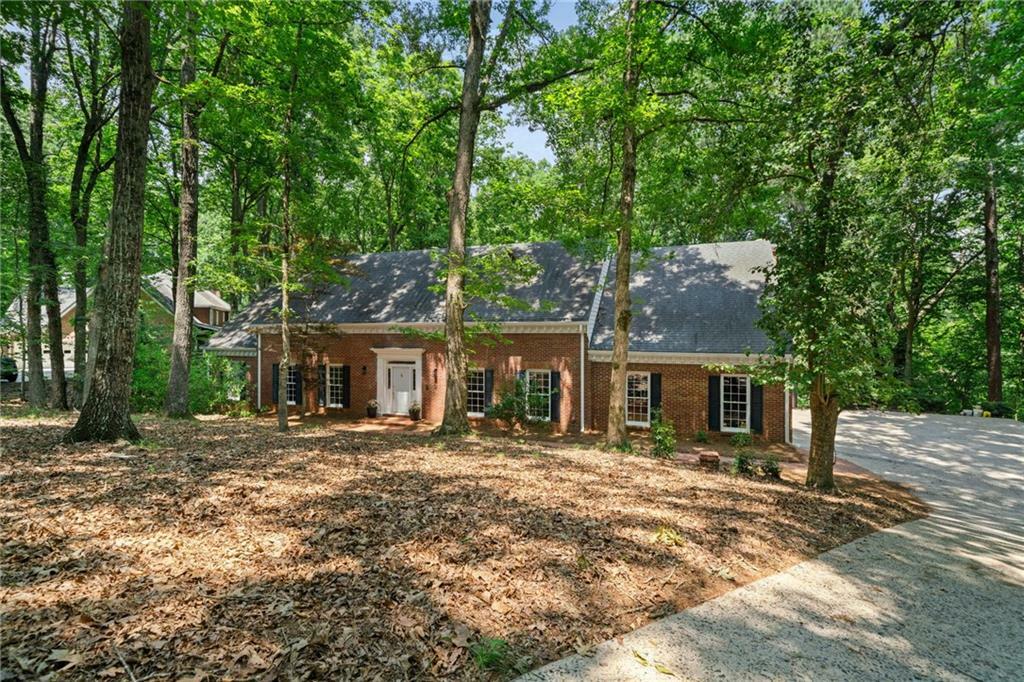 Property Photo: 80 Cliffcreek Trace GA 30350