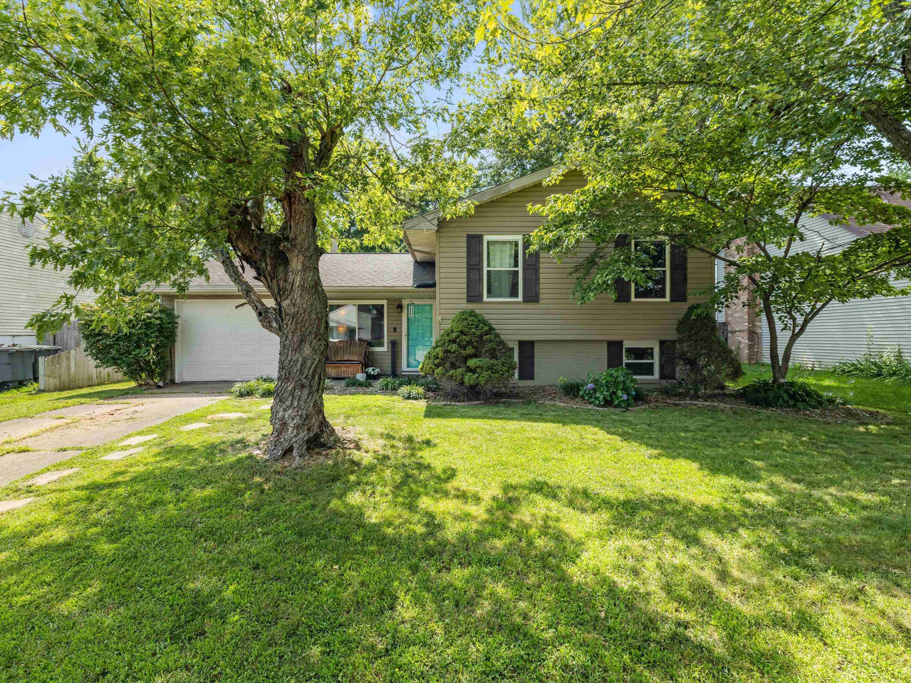 Property Photo: 3212 Saratoga Drive IN 47715