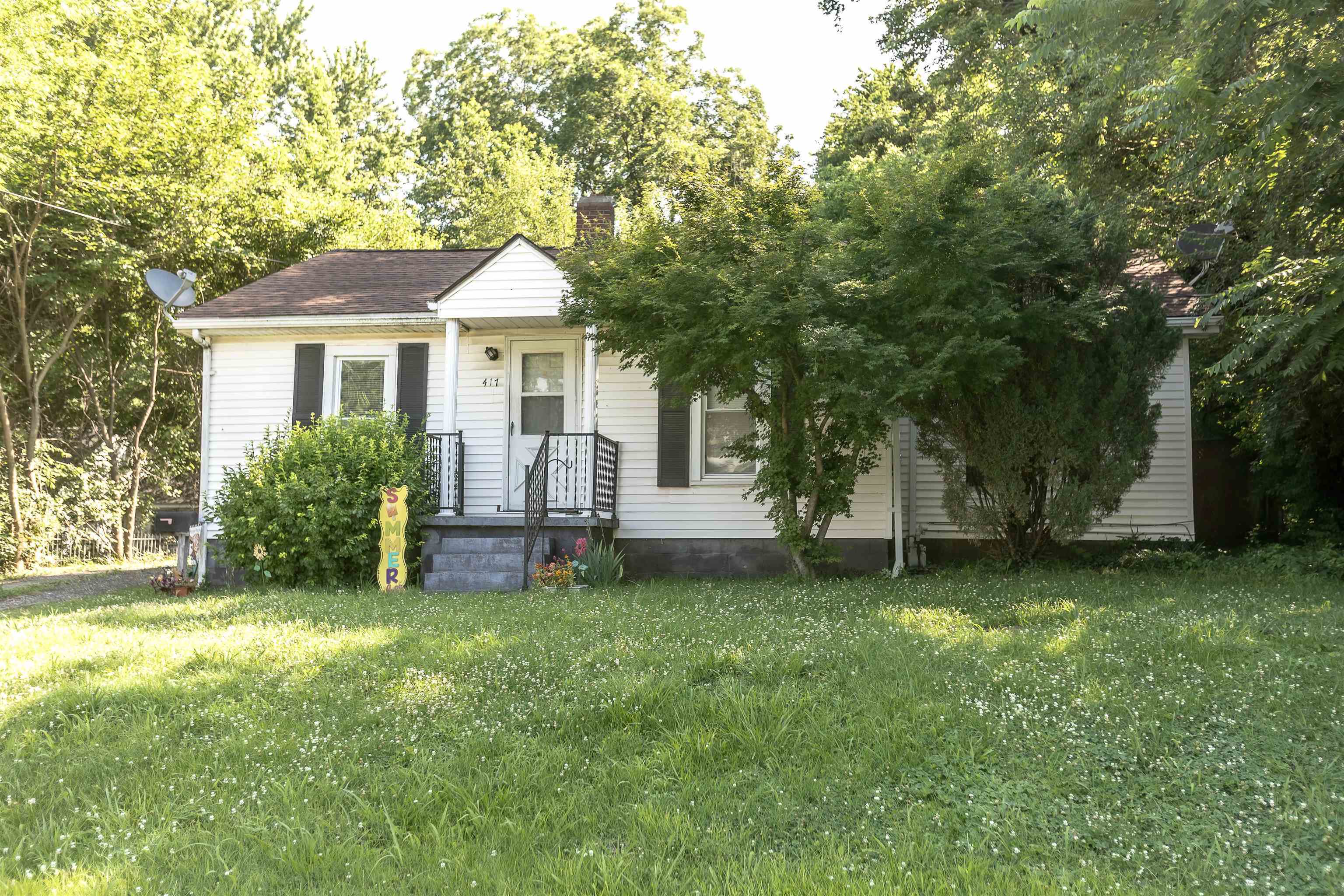 Property Photo: 417 E Lyon Street KY 42437