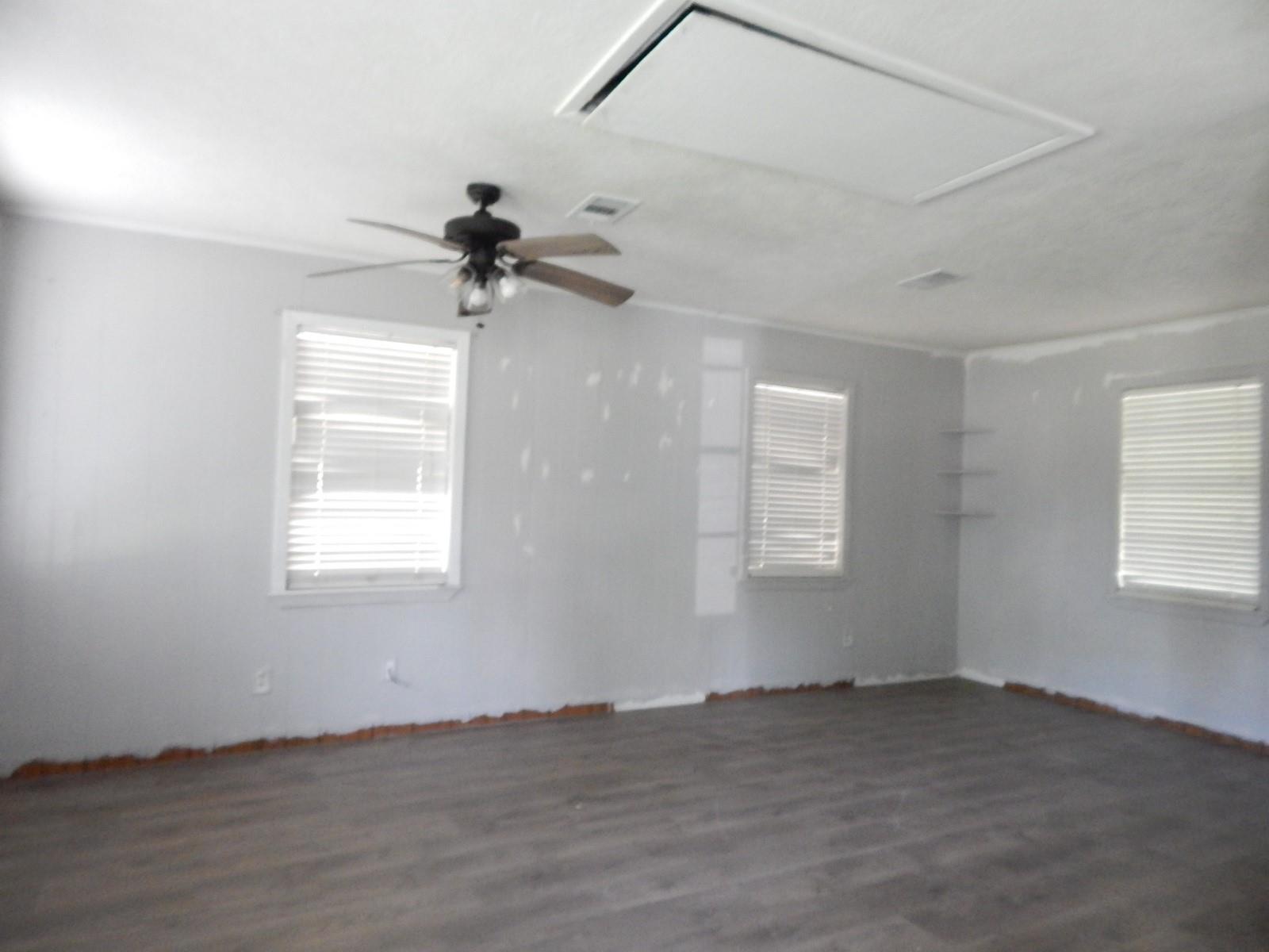 Property Photo: 10 E Watson Street TX 77378