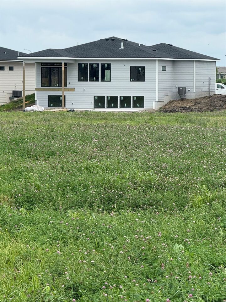Property Photo:  17211 Northview Drive  IA 50323 