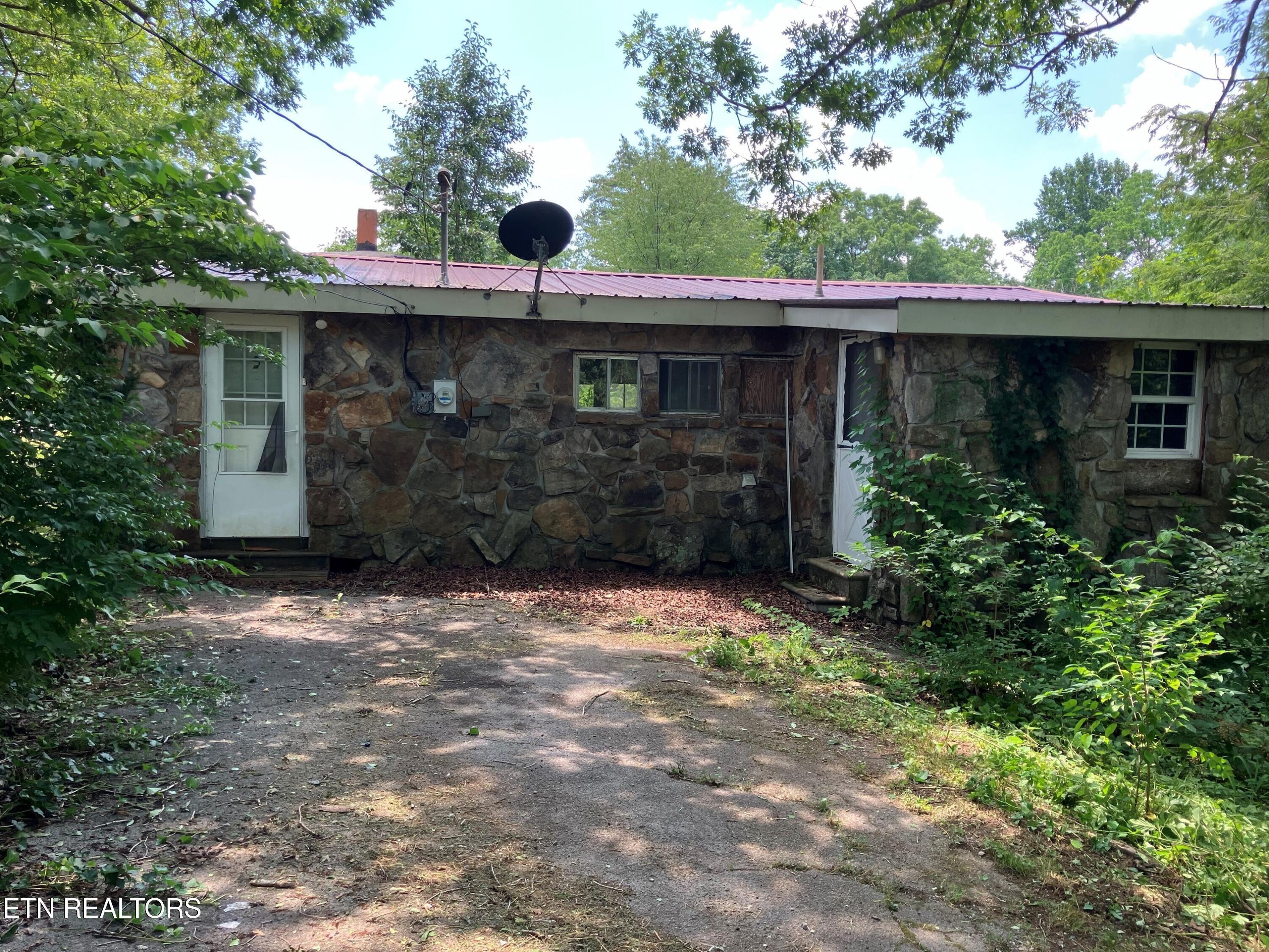 Property Photo: 1610 Pow Camp Rd TN 38572