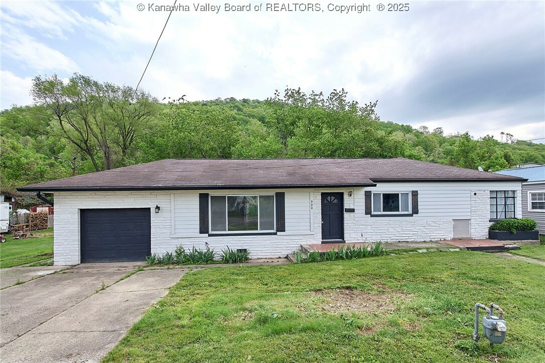 Property Photo: 900 Main Avenue WV 25143