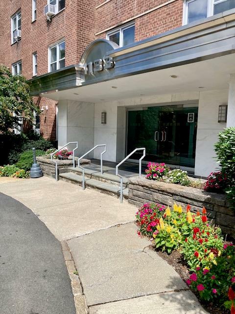 Property Photo: 1133 Midland Avenue 3J NY 10708